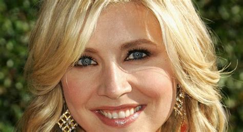 Sarah Chalkes Body Measurements Including Height,。